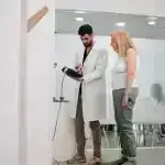 Süni intellektdən istifadə edən yeni yüksək texnologiyalı mikroskop geri qayıdan səyahətçilərdə malyariyanı uğurla aşkar edir