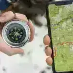 Komanda yeni fizikaya aparan hissəcik yollarını yenidən qurmaq üçün süni intellektdən istifadə etməyi təklif edir