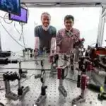 Kəpənəklər polenləri təmas etmədən cəlb etmək üçün kifayət qədər statik elektrik toplayırlar, araşdırma tapır