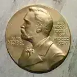 Bu əkizlərdir! Məşhur qəhvəyi cırtdanın sirri həll edildi