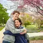 ∆g-də axtarış: Tədqiqat demək olar ki, mənfi qluon spinini azaldır