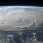 Superkütləvi qara dəlik küləkləri ultra yüksək enerjili kosmik şüaların sirrini həll edə bilər