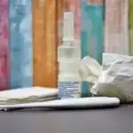 Siçan yaddaşı neyronlara xas olan doqquz hərfli protein fraqmentinə bağlıdır