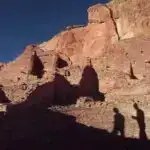 Ön bağdan qitəyə qədər biomüxtəlifliyin kiçikdən böyüyə bərabər artmamasının səbəbi budur