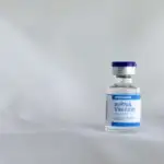 İctimai sağlamlıq araşdırması peyvəndlərin uşaqlarda eşitmə itkisinin qarşısının alınmasına necə kömək edə biləcəyini araşdırır