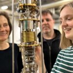 Tədqiqatçılar kainatın “kiçik qırmızı nöqtələri”nin sirrini həll edirlər