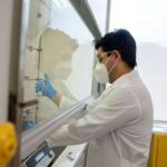 Kimya ilə işləyən “nəfəs alan” membran kiçik məsamələri özü açıb bağlayır