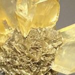 Ağır maşınlar olmadan kosmosda mədənçilik? Mikroblar kosmik stansiyada meteoritlərdən metal toplayırlar