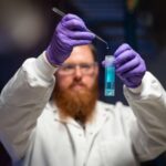 Dəniz qarında avtostopla səyahət edən mikroblar karbonun dərinliyə batmasını məhdudlaşdıra bilər