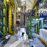 Ətrafını və metamaterial qabığını narahat etməyən, həqiqətən görünməz bir cihaz