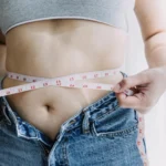 Əsas araşdırmalar göstərir ki, az protein qəbulu qocalmanı yavaşlada bilər